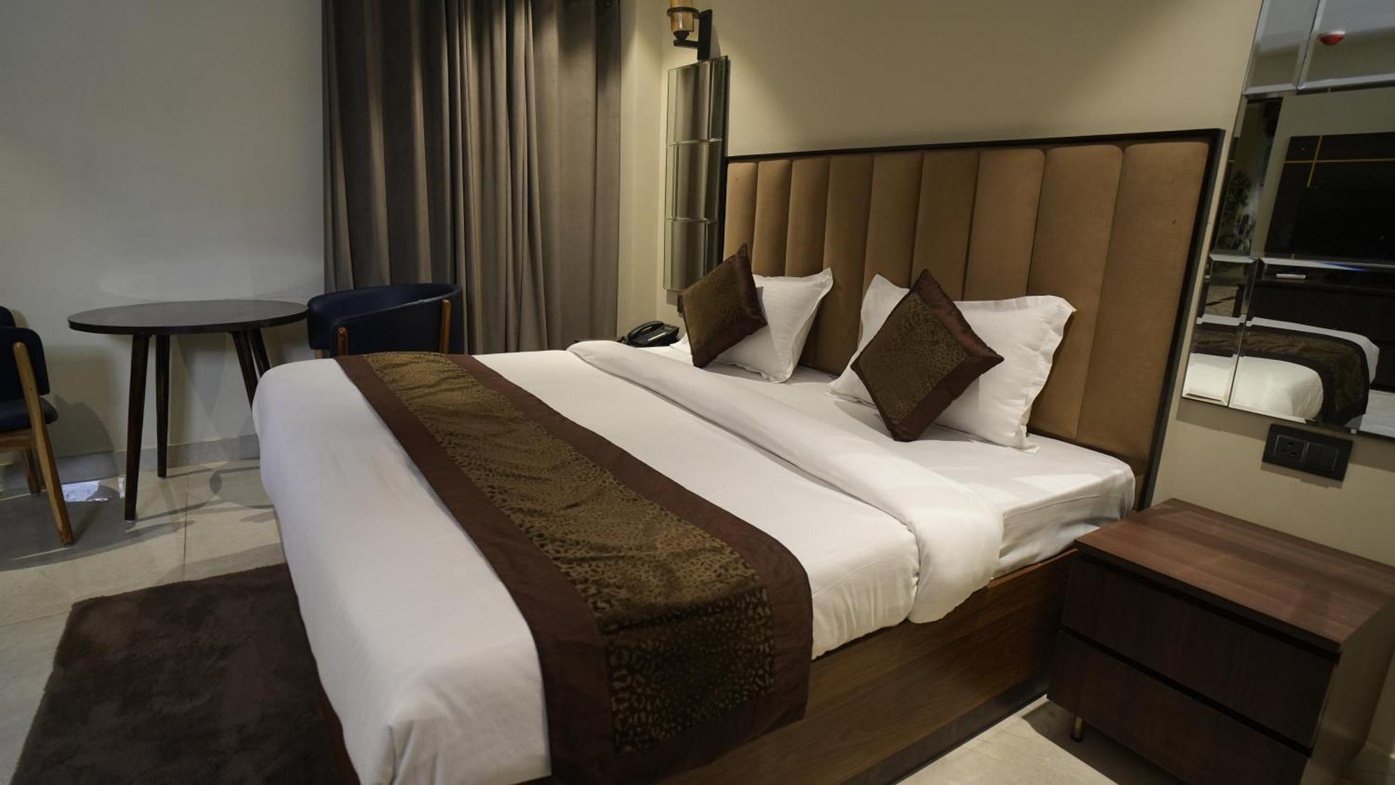 Hotel Lords Valley Рішикеш Екстер'єр фото