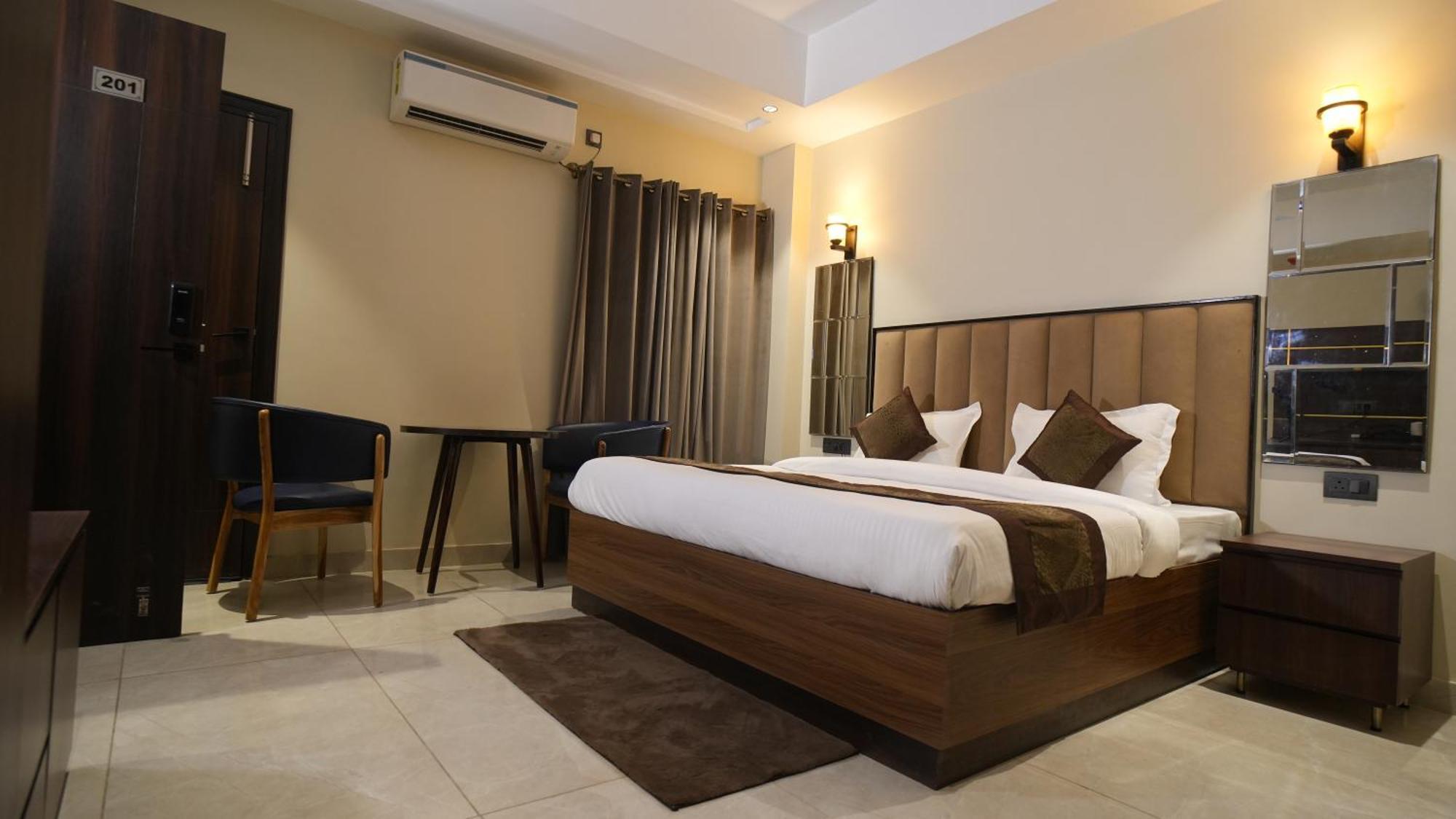 Hotel Lords Valley Рішикеш Екстер'єр фото